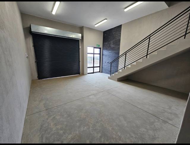 179M² WAREHOUSE FOR SALE IN MOREHILL